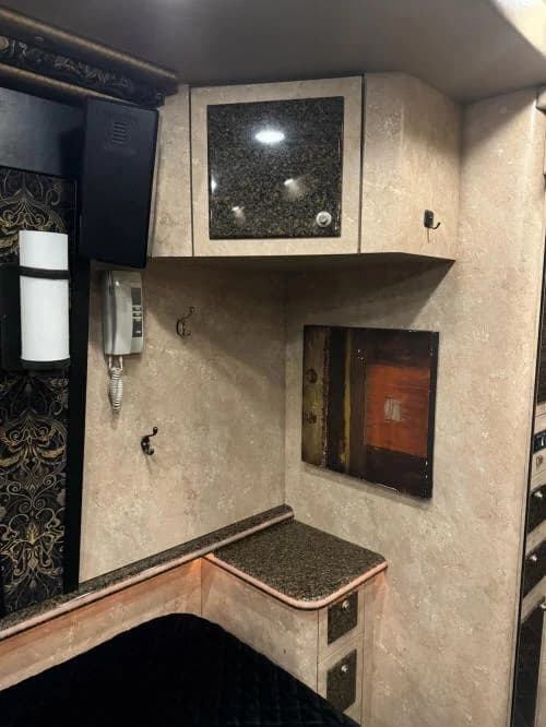 2006 Prevost XLII Star Motorcoach - Image 27