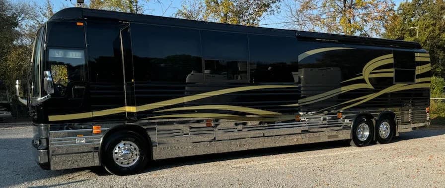 2006 Prevost XLII Star Motorcoach - Image 4