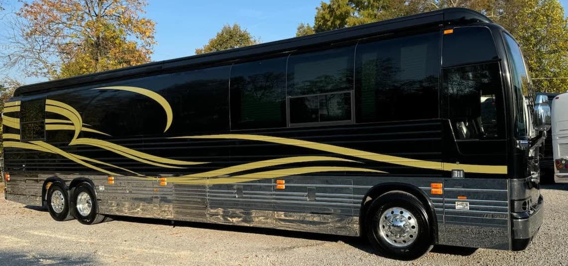 2006 Prevost XLII Star Motorcoach - Image 6