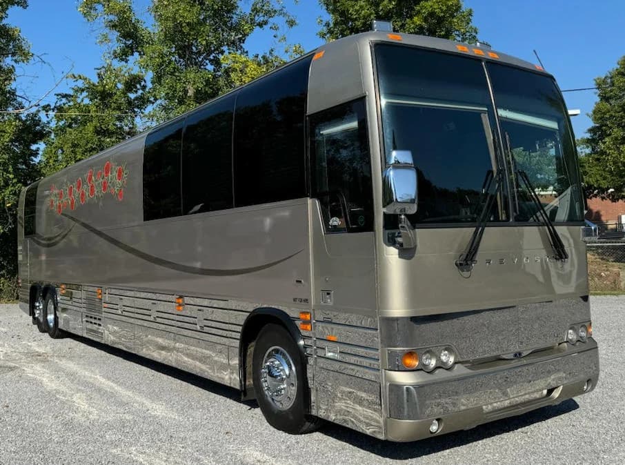 2006 Prevost XLII Entertainer Motorcoach - Image 1