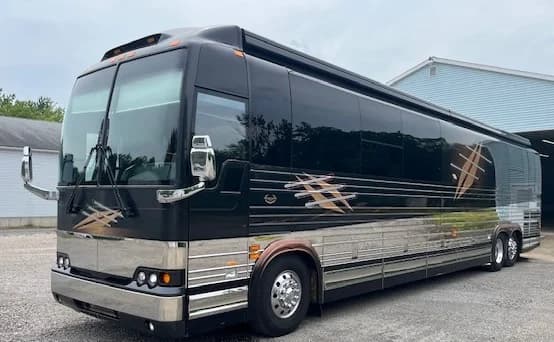 2006 Prevost XLII Motorhome - Image 3