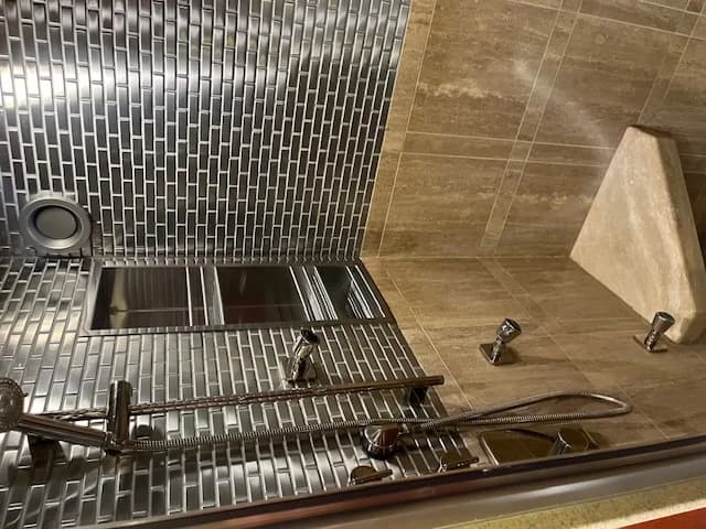 2006 Prevost XLII Motorhome - Image 41