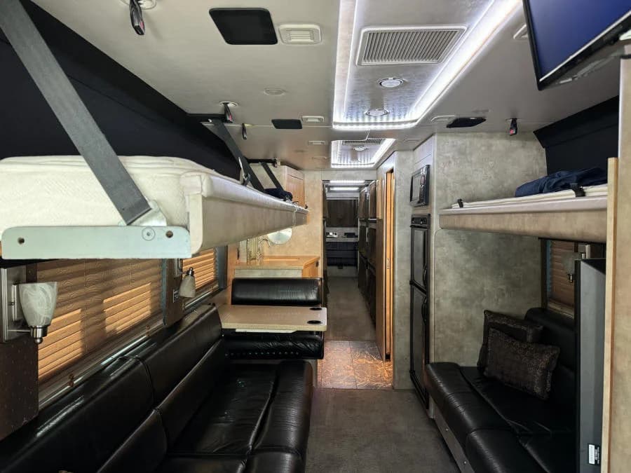 2001 Prevost XLII Sleeper Motorcoach - Image 12