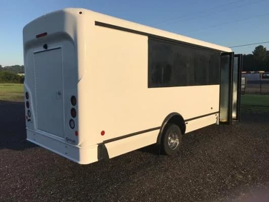 2019 Ford Collins Shuttle Bus - Image 4