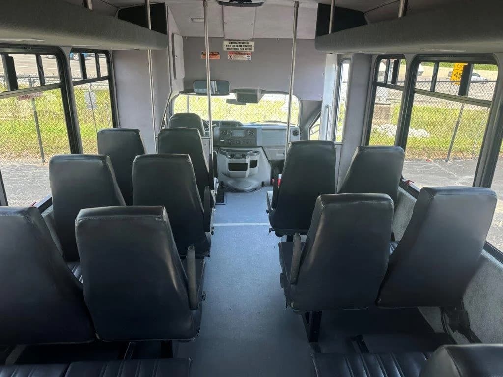 2019 Ford E350 Starcraft Allstar - Image 5