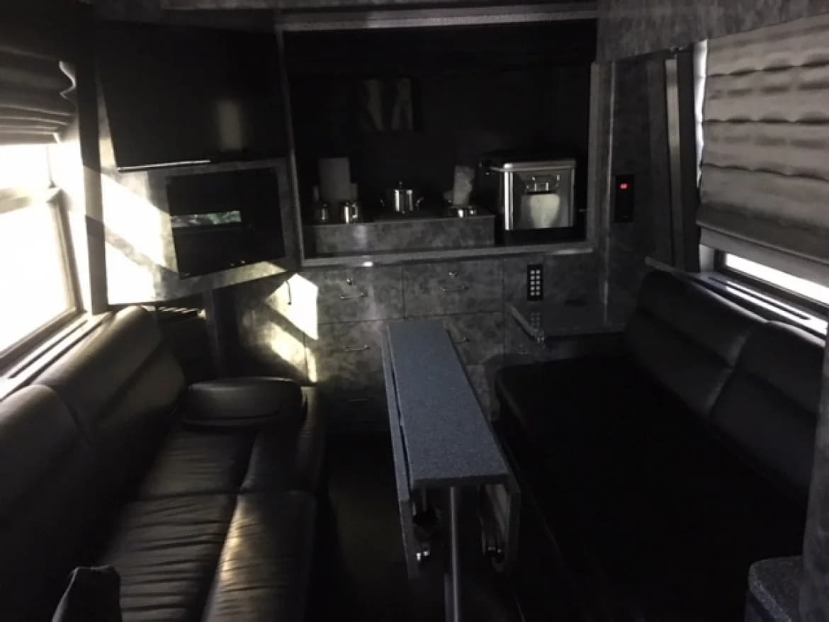 2000 Prevost Matharon Motorcoach - Image 8