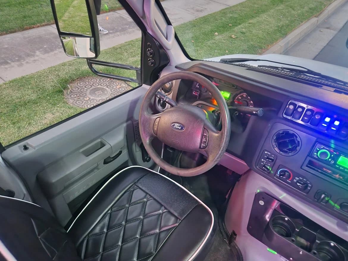 2017 Ford E450 Limo Bus - Image 8