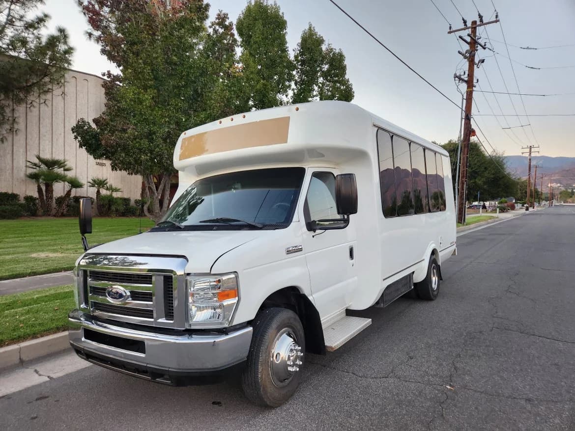 2017 Ford E450 Limo Bus - Image 3