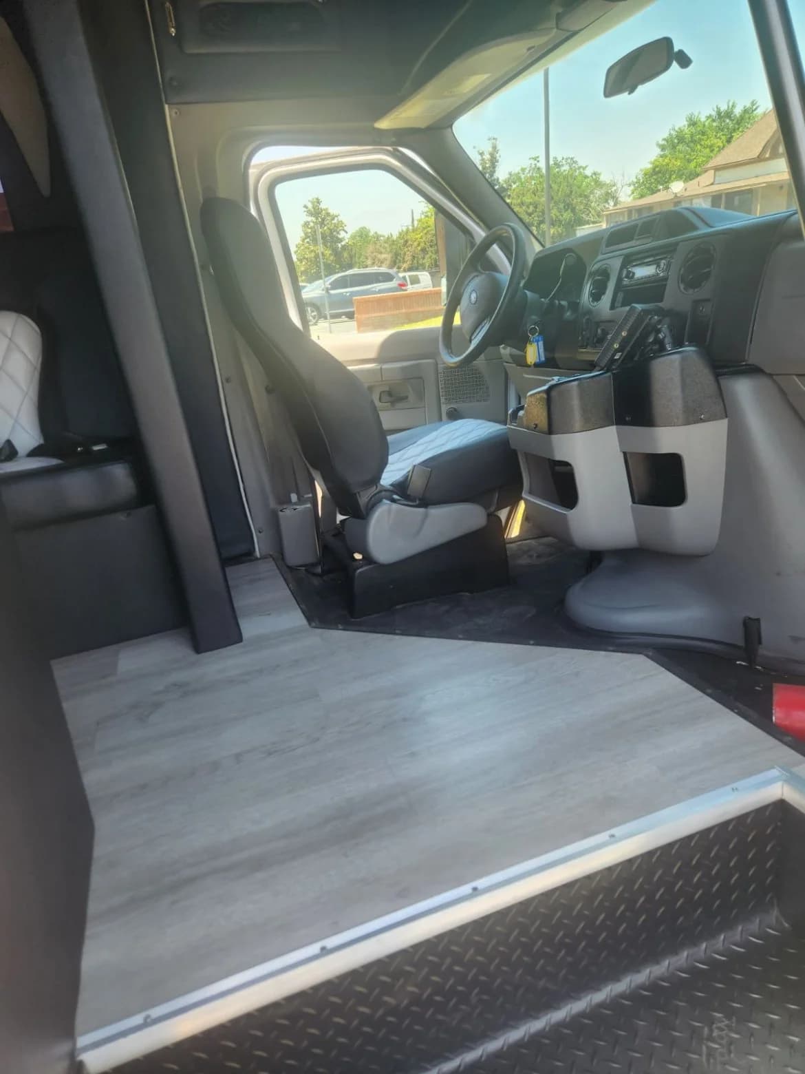 2016 Ford E450 Limo Bus - Image 6