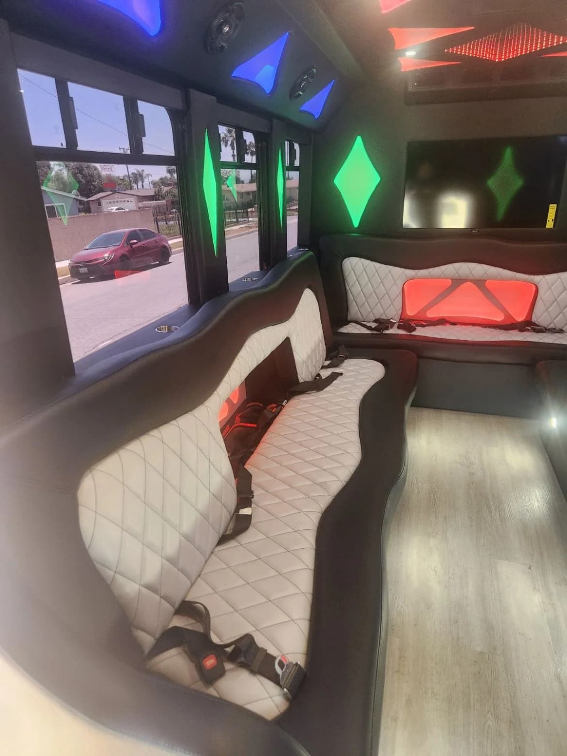 2016 Ford E450 Limo Bus - Image 9