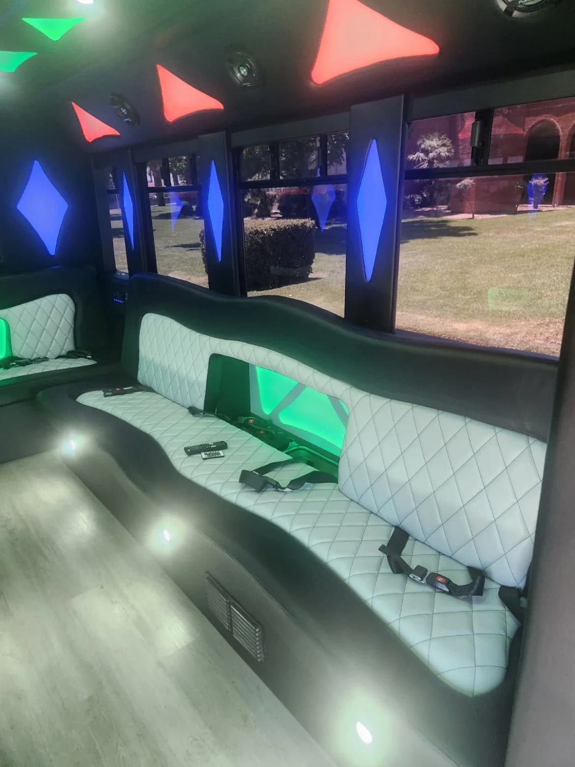 2016 Ford E450 Limo Bus - Image 10