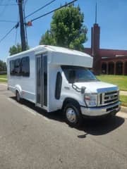 2016 Ford E450 bus