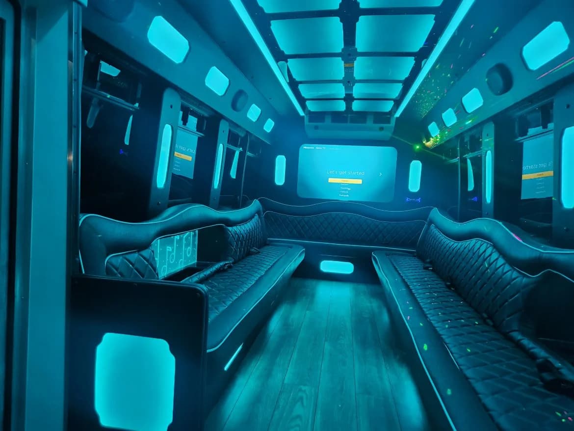 2014 Ford E450 Limo Bus - Image 13