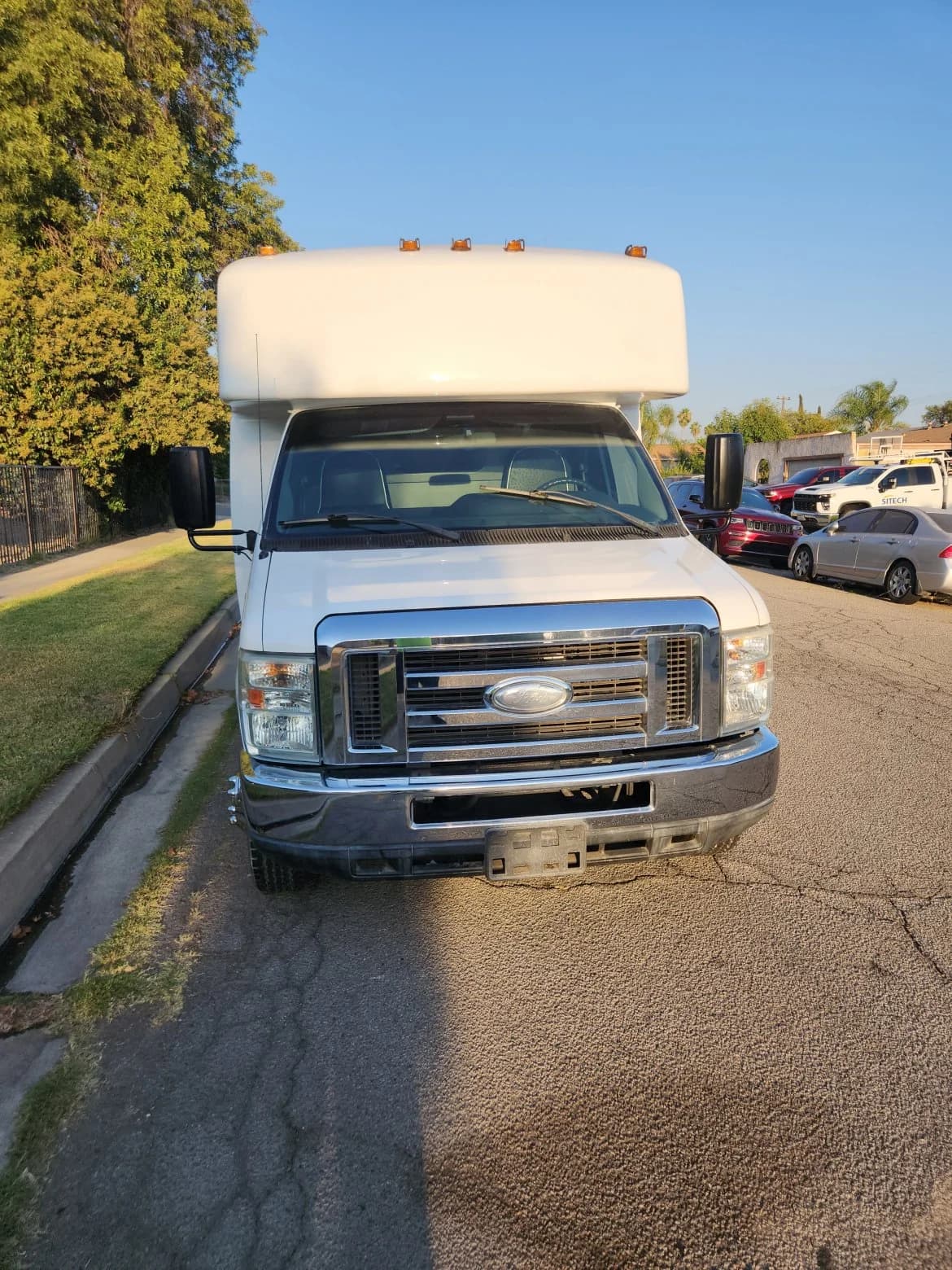 2014 Ford E450 Limo Bus - Image 2