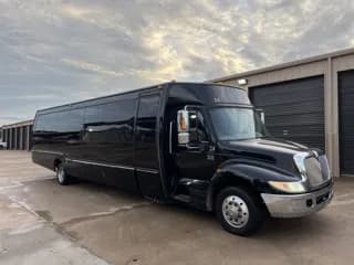 2007 International Freigthliner 3200 DT466 bus