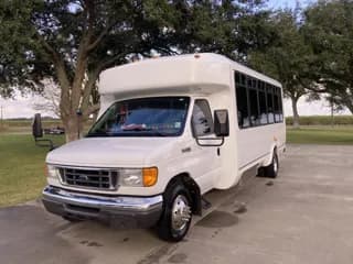 2007 Ford E450 Super Duty bus