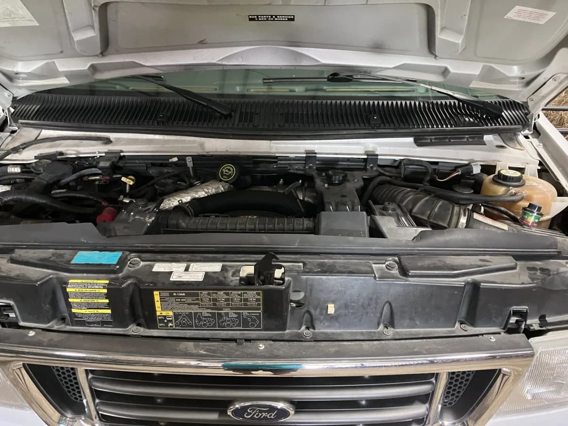 2007 Ford E450 Super Duty - Image 16