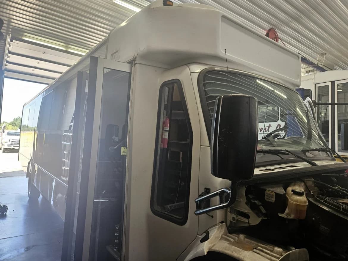 2013 Freightliner M2 Limo Bus - Image 2
