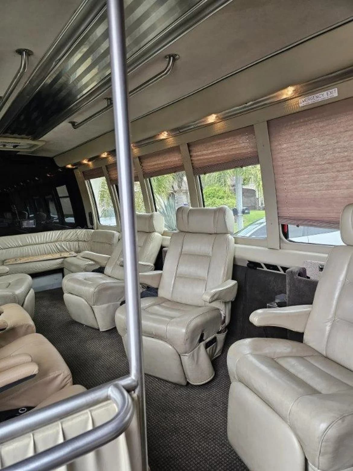 2006 Ford E450 Krystal Koach Limo Bus - Image 8