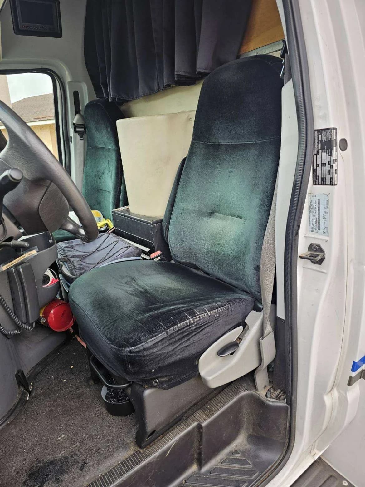 2006 Ford E450 Krystal Koach Limo Bus - Image 5