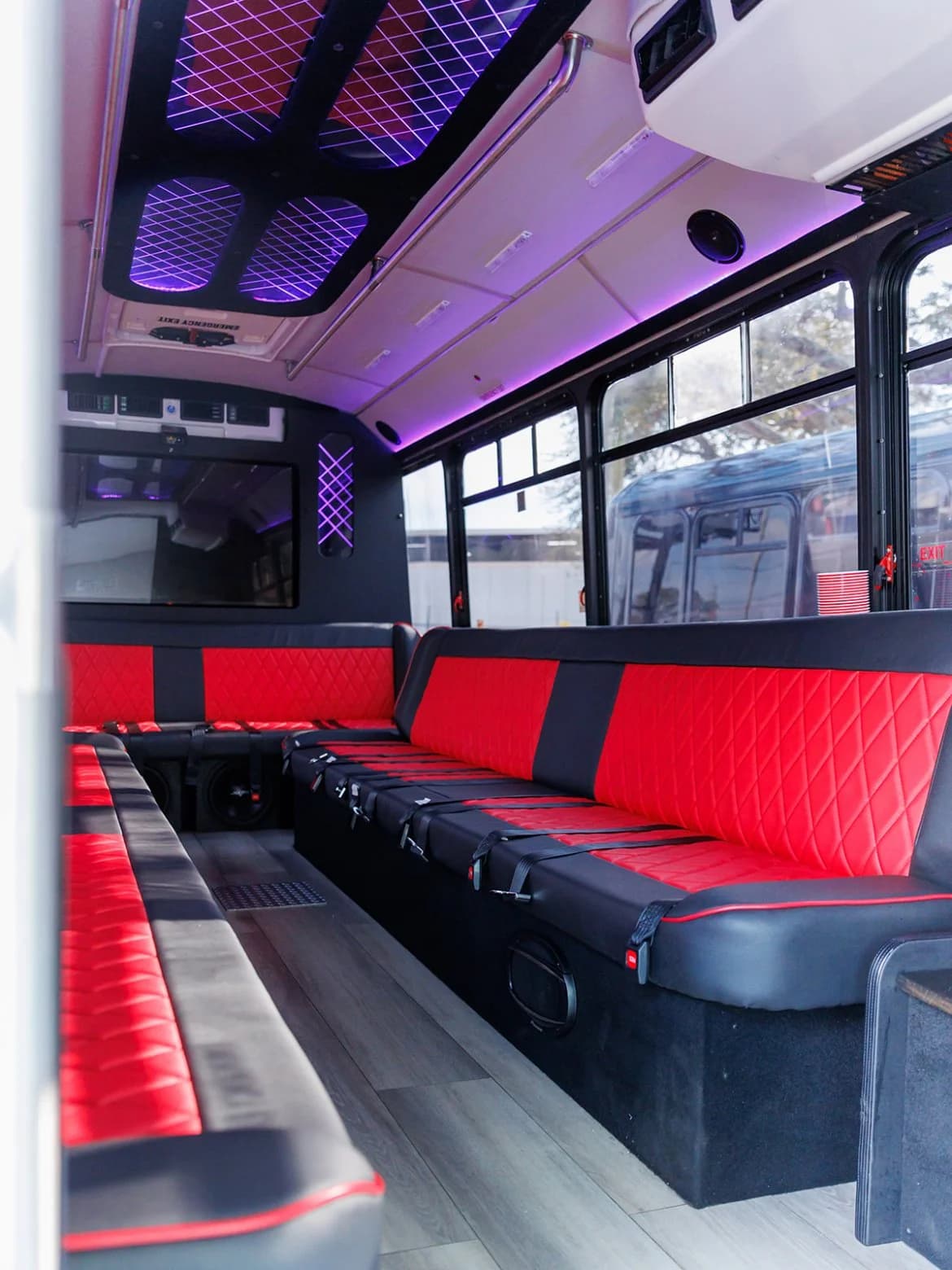 2012 Ford F550 Champion Limo Bus - Image 6