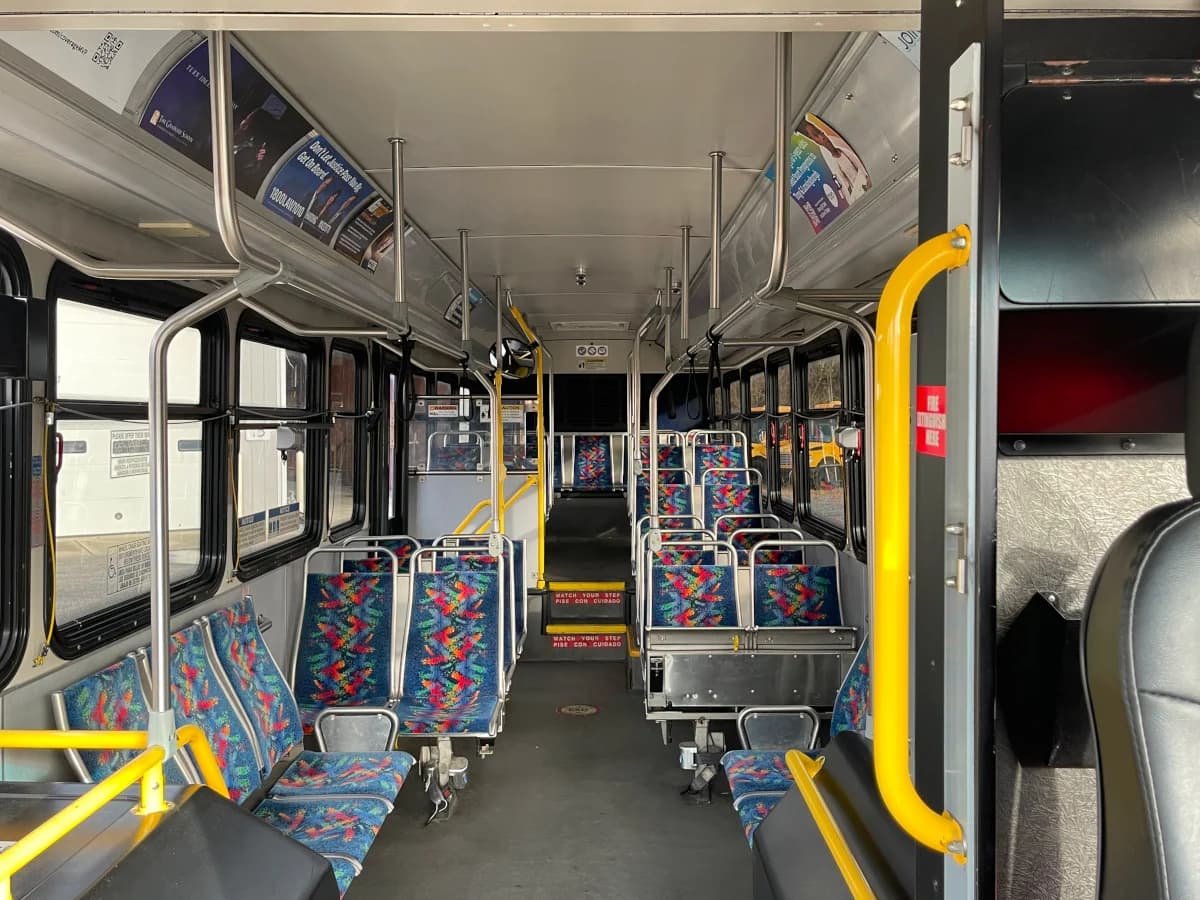 2010 Gillig Low Floor ADA Transit Bus - Image 17