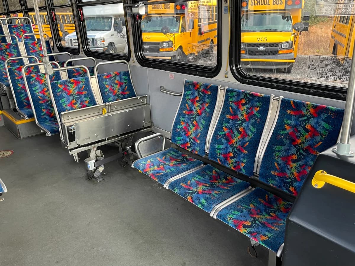 2010 Gillig Low Floor ADA Transit Bus - Image 18