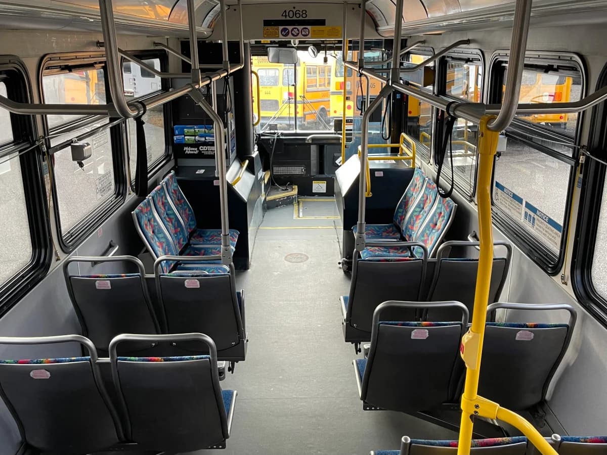 2010 Gillig Low Floor ADA Transit Bus - Image 23
