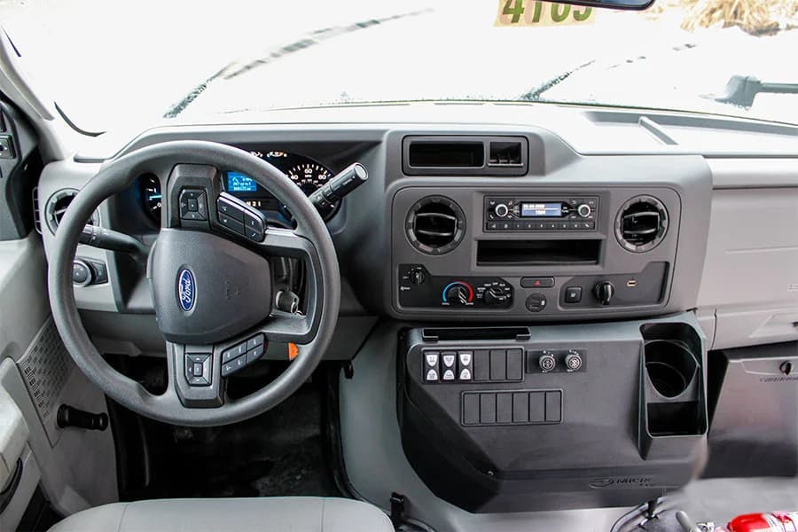 2025 Ford E450 Girardin Shuttle Bus - Image 5