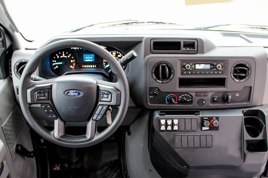 2024 Ford E450 Girardin Shuttle Bus - Image 6