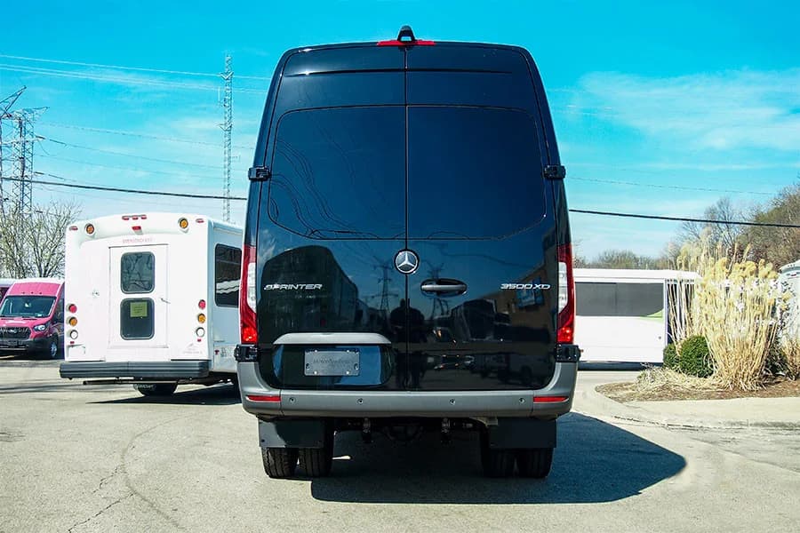 2022 Mercedes 3500 XD Passenger Van - Image 4