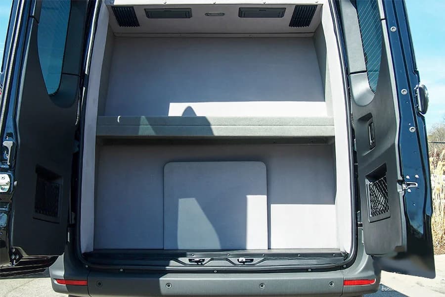 2022 Mercedes 3500 XD Passenger Van - Image 5