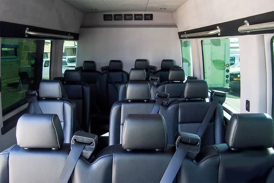 2022 Mercedes 3500 XD Passenger Van - Image 7