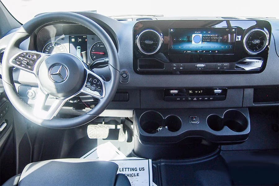 2022 Mercedes 3500 XD Passenger Van - Image 6