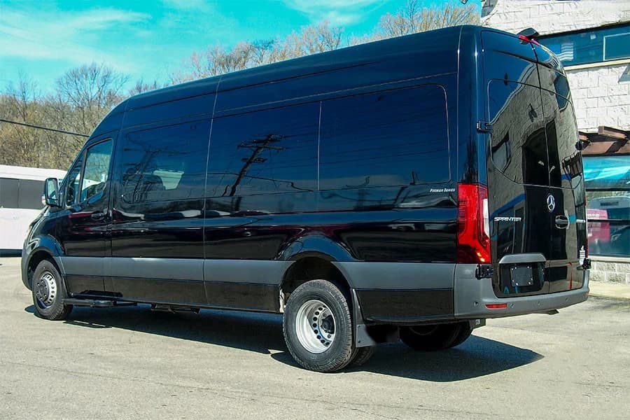 2022 Mercedes 3500 XD Passenger Van - Image 3