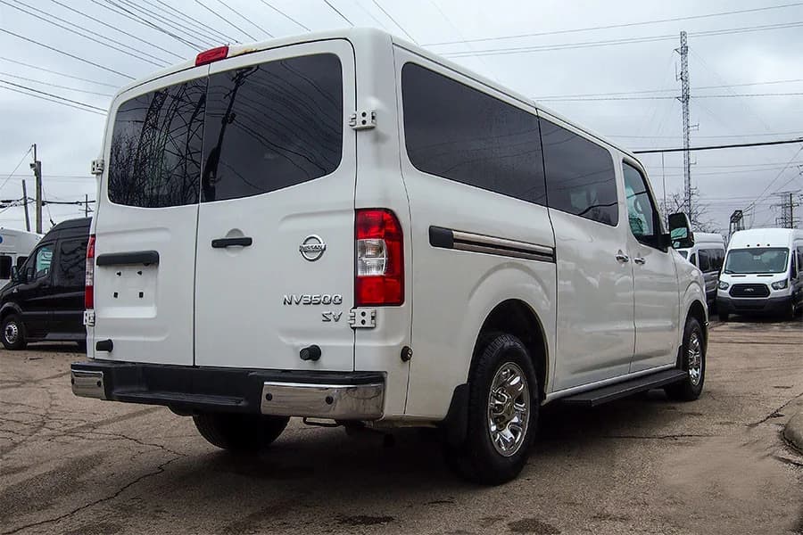 2017 Nissan NV 3500 HD Passenger Van - Image 5