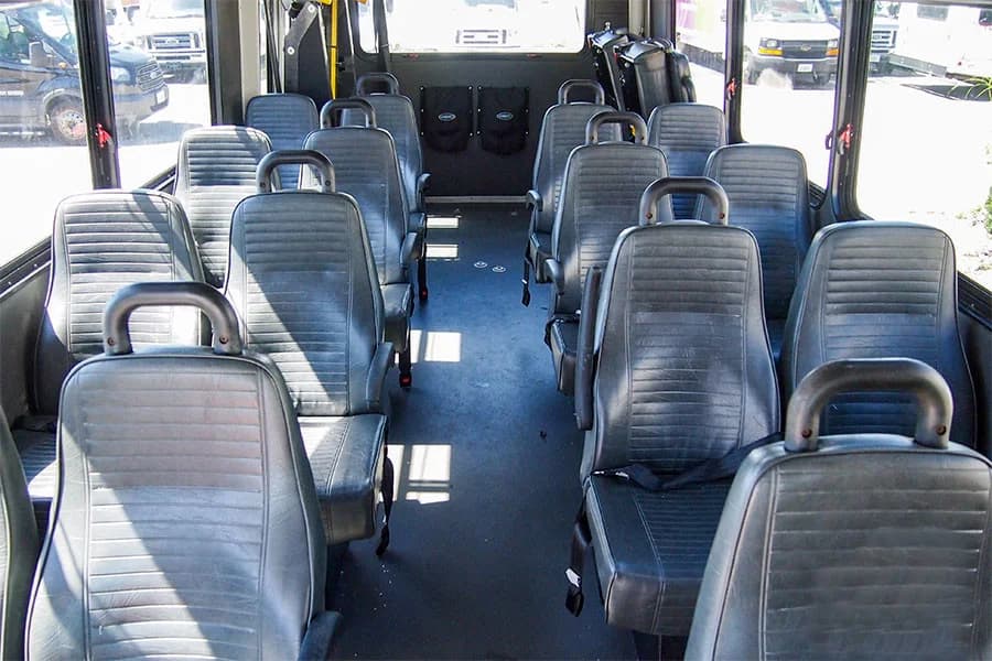 2017 Ford E450 ADA Shuttle Bus - Image 6