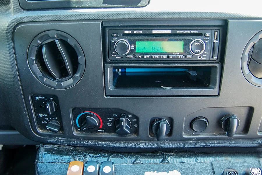 2017 Ford E450 ADA Shuttle Bus - Image 5