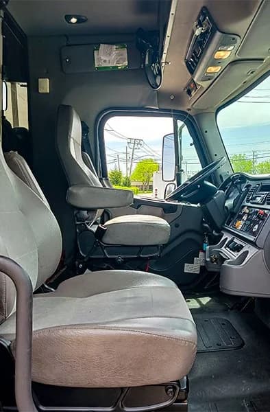 2014 Freightliner M2 Mid Size Bus - Image 4