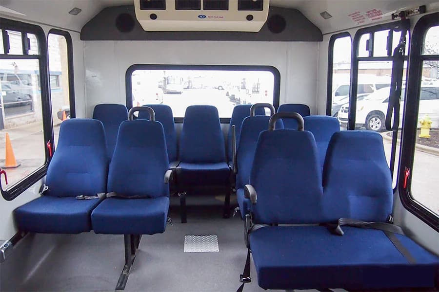 2014 Chevrolet 4500 Eldorado Aerotech Shuttle Bus - Image 7