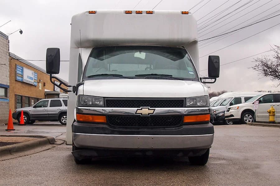 2014 Chevrolet 4500 Eldorado Aerotech Shuttle Bus - Image 2