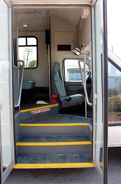 2012 Ford E450 ADA Shuttle Bus - Image 5