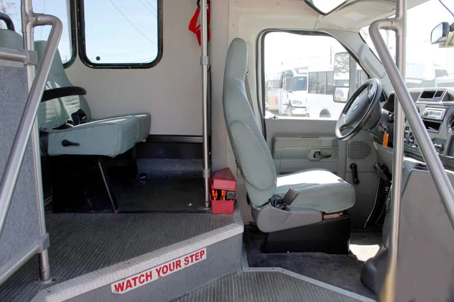 2012 Ford E450 ADA Shuttle Bus - Image 6