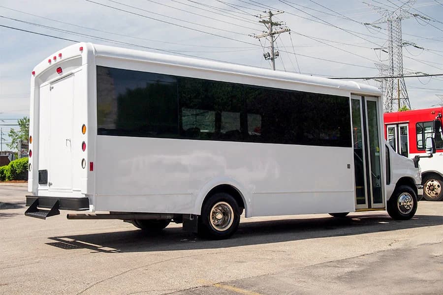 2012 Ford E450 Shuttle Bus - Image 2