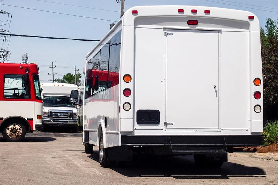 2012 Ford E450 Shuttle Bus - Image 3