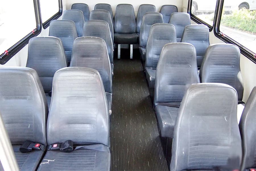 2012 Ford E450 Shuttle Bus - Image 6
