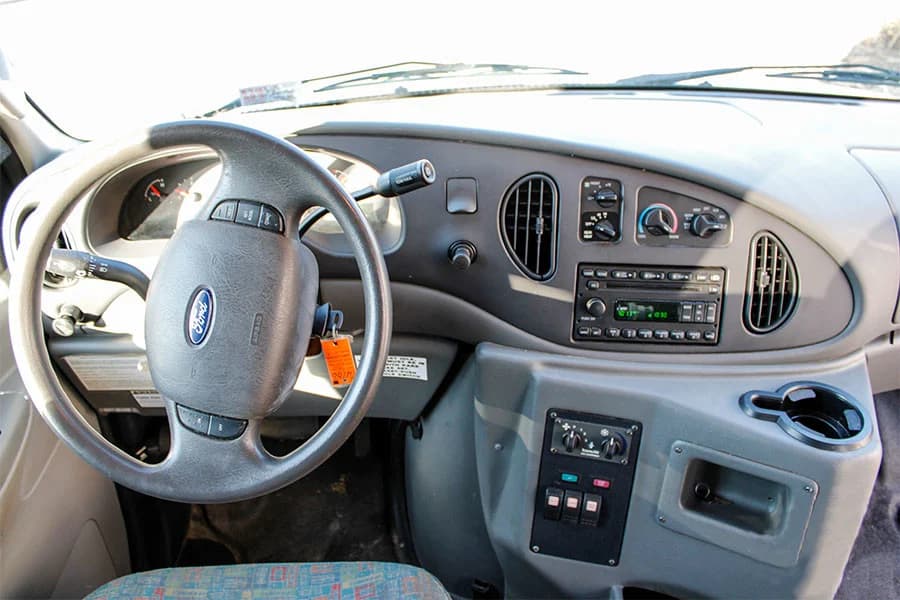 2006 Ford E450 Shuttle Bus - Image 6