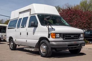 2005 Ford E250 bus