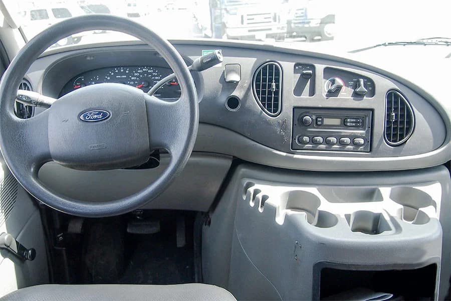 2005 Ford E250 ADA Van - Image 5
