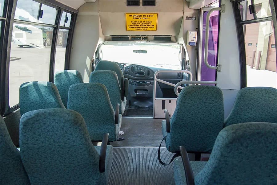 2005 Ford E450 ADA Shuttle Bus - Image 6